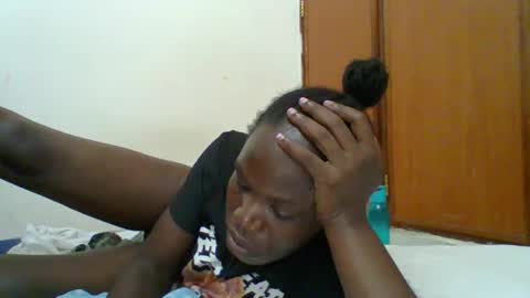 Snapshot of blacksexygal chatting on March 17, 6:22 pm SARAH online show from March 17, 6:22 pm