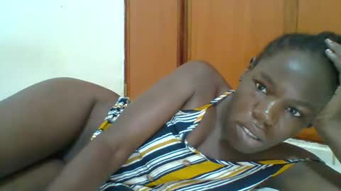 Snapshot of blacksexygal chatting on March 19, 7:12 am SARAH online show from March 19, 7:12 am