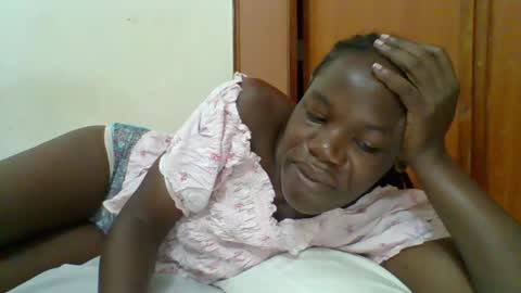 Snapshot of blacksexygal chatting on March 28, 8:25 am SARAH online show from March 28, 8:25 am