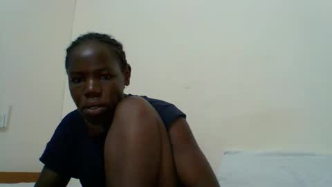 Snapshot of blacksexygal chatting on March 29, 6:35 am SARAH online show from March 29, 6:35 am