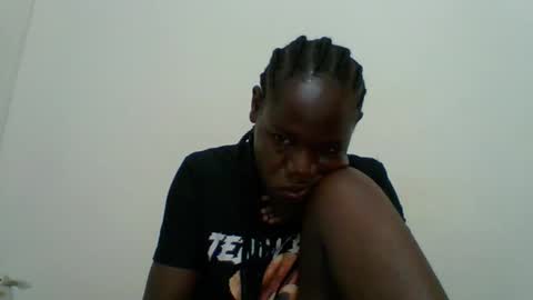 Snapshot of blacksexygal chatting on April 4, 4:22 am SARAH online show from April 4, 4:22 am