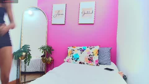 Snapshot of blacksweetiee chatting on March 4, 7:43 pm Tifffany bllom online show from March 4, 7:43 pm