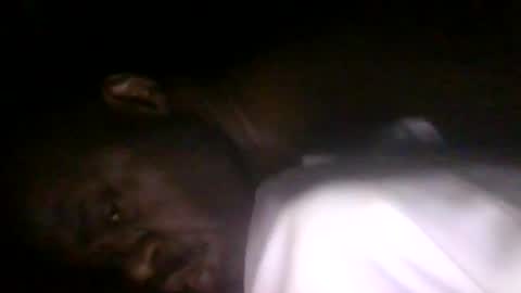 Snapshot of blackteddybear chatting on February 6, 3:22 am blackteddybear online show from February 6, 3:22 am