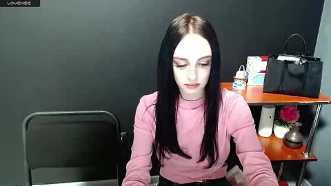Snapshot of blacky_berry chatting on December 24, 5:34 pm Ivy online show from December 24, 5:34 pm