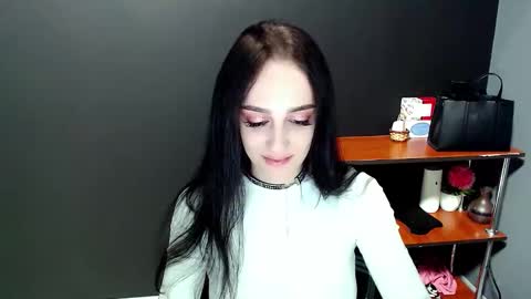Snapshot of blacky_berry chatting on January 8, 4:33 pm Ivy online show from January 8, 4:33 pm