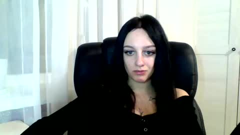 Snapshot of blacky_berry chatting on January 23, 4:59 pm Ivy online show from January 23, 4:59 pm