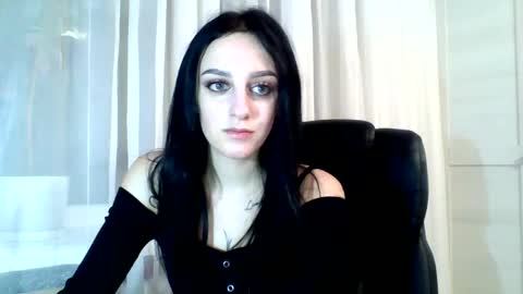 Snapshot of blacky_berry chatting on January 23, 11:05 pm Ivy online show from January 23, 11:05 pm