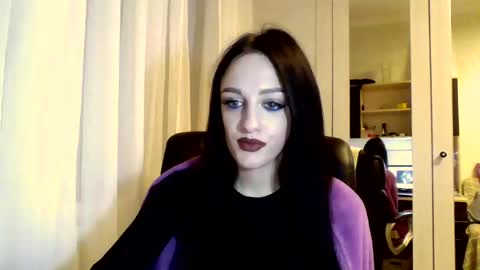 Snapshot of blacky_berry chatting on February 25, 7:25 pm Ivy online show from February 25, 7:25 pm