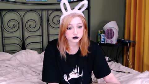 Snapshot of blacky_tea chatting on December 9, 1:29 am blacky_tea online show from December 9, 1:29 am