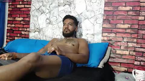 Snapshot of blade_foxx chatting on April 21, 2:04 am Richard online show from April 21, 2:04 am