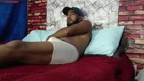 Snapshot of blade_foxx chatting on April 28, 2:38 am Richard online show from April 28, 2:38 am