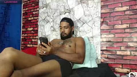 Snapshot of blade_foxx chatting on May 20, 5:02 am Richard online show from May 20, 5:02 am