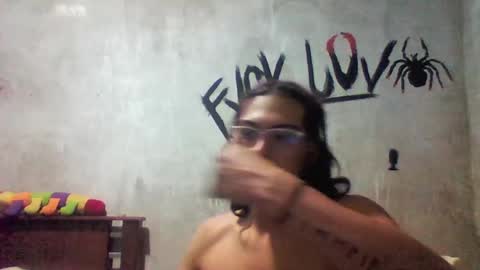 Snapshot of blade_sensual chatting on December 15, 4:39 am blade_sensual online show from December 15, 4:39 am