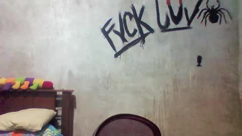 Snapshot of blade_sensual chatting on December 16, 5:23 am blade_sensual online show from December 16, 5:23 am