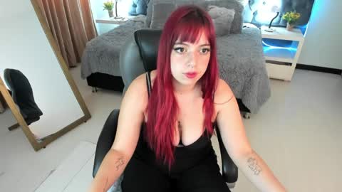 blair_red_ online show from May 8, 11:48 am