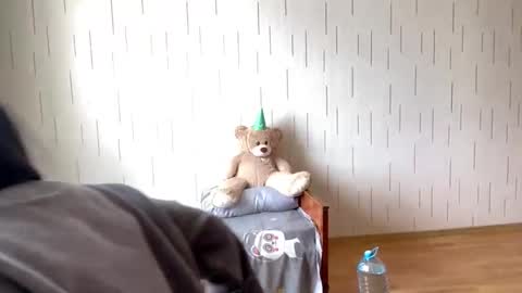 Mila online show from March 28, 7:30 am