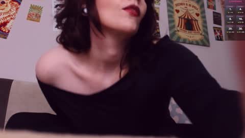 Snapshot of blake_luna chatting on February 21, 1:12 pm Britney online show from February 21, 1:12 pm