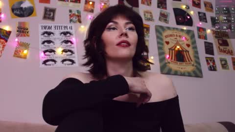 Snapshot of blake_luna chatting on March 18, 1:25 pm Britney online show from March 18, 1:25 pm