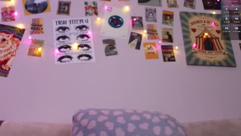 Snapshot of blake_luna chatting on March 22, 12:30 pm Britney online show from March 22, 12:30 pm