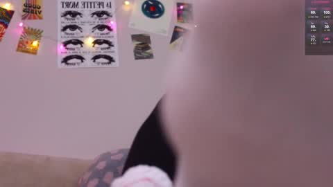 Snapshot of blake_luna chatting on March 25, 2:34 pm Britney online show from March 25, 2:34 pm