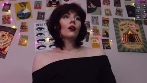 Snapshot of blake_luna chatting on April 1, 1:01 pm Britney online show from April 1, 1:01 pm