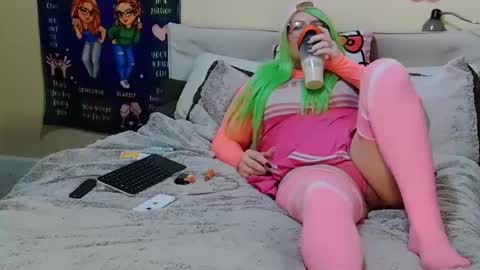 Snapshot of blakelytgirl chatting on February 13, 1:45 am Blakely Morningstar online show from February 13, 1:45 am