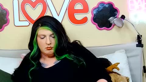 Snapshot of blakelytgirl chatting on March 2, 8:21 am Blakely Morningstar online show from March 2, 8:21 am