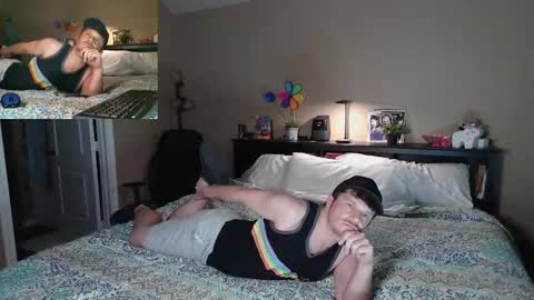 Snapshot of blakenextdoor chatting on December 21, 1:13 am Blake Jonson online show from December 21, 1:13 am