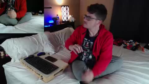 Snapshot of blakenextdoor chatting on January 7, 7:33 am Blake Jonson online show from January 7, 7:33 am