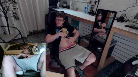 Snapshot of blakenextdoor chatting on April 6, 2:09 am Blake Jonson online show from April 6, 2:09 am