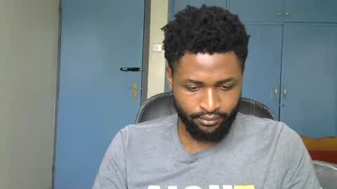 Snapshot of blakmoufaka chatting on October 6, 5:27 am blakmoufaka online show from October 6, 5:27 am