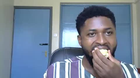 Snapshot of blakmoufaka chatting on October 11, 8:02 am blakmoufaka online show from October 11, 8:02 am