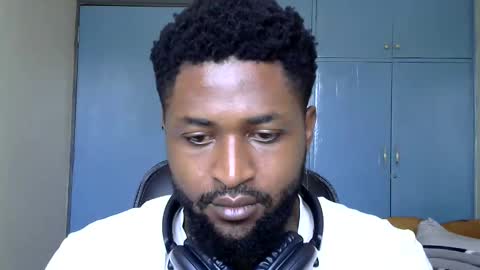 Snapshot of blakmoufaka chatting on October 19, 6:47 am blakmoufaka online show from October 19, 6:47 am