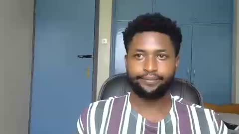 Snapshot of blakmoufaka chatting on October 21, 5:08 am blakmoufaka online show from October 21, 5:08 am