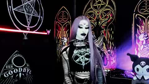 Snapshot of blasphemiangxrl chatting on October 17, 1:57 pm online show from October 17, 1:57 pm