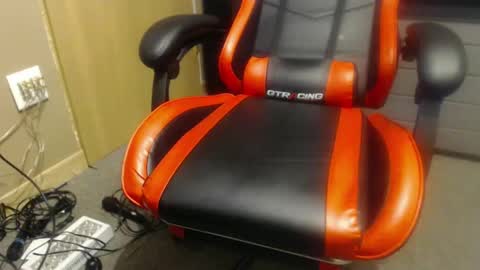 Snapshot of blazingslow chatting on December 19, 8:23 am blazingslow online show from December 19, 8:23 am