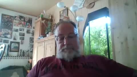 Snapshot of blindsurfer780299 chatting on September 28, 12:21 pm blindsurfer780299 online show from September 28, 12:21 pm