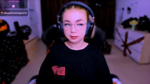 Nicole online show from October 20, 4:35 am