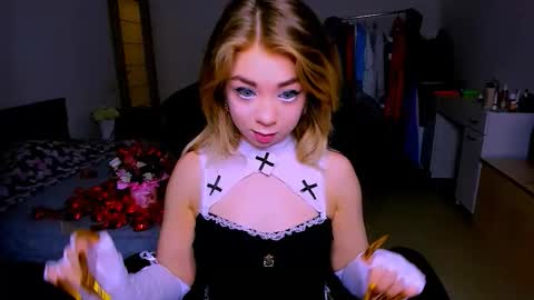 Nicole online show from February 12, 5:02 am