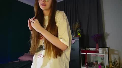  LiLy online show from February 21, 3:35 pm