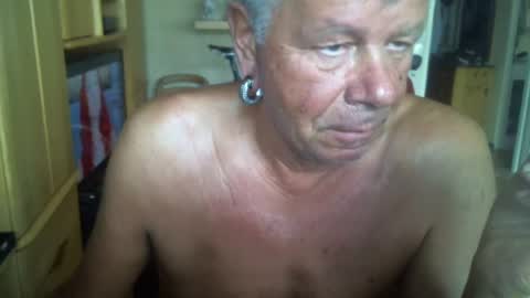 Snapshot of blixaa chatting on July 18, 9:02 am Blixaa online show from July 18, 9:02 am