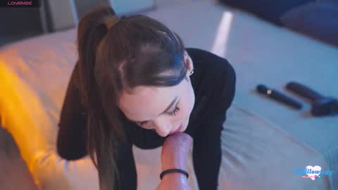 Snapshot of bllowjoyy chatting on October 2, 7:15 am Amy online show from October 2, 7:15 am