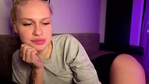 blondblood online show from April 1, 6:27 pm