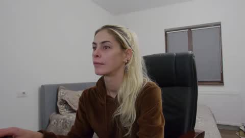 blonde4pasion online show from December 6, 7:45 pm