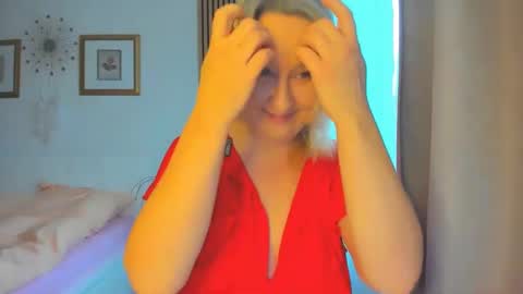 Snapshot of blonde_angel20 chatting on January 30, 10:08 am Nicole online show from January 30, 10:08 am