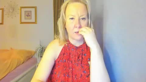 Snapshot of blonde_angel20 chatting on February 9, 4:07 pm Nicole online show from February 9, 4:07 pm
