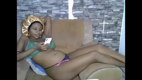 blonde_creamy online show from May 19, 3:35 am