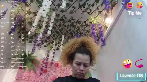 blonde_squirt_ online show from January 16, 10:41 am