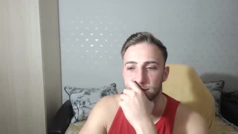 Snapshot of blondeagle chatting on January 5, 8:52 pm Mr Blond online show from January 5, 8:52 pm