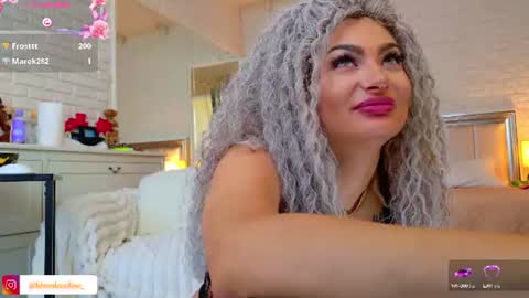 Snapshot of blondeceline chatting on June 29, 10:15 am blondeceline online show from June 29, 10:15 am